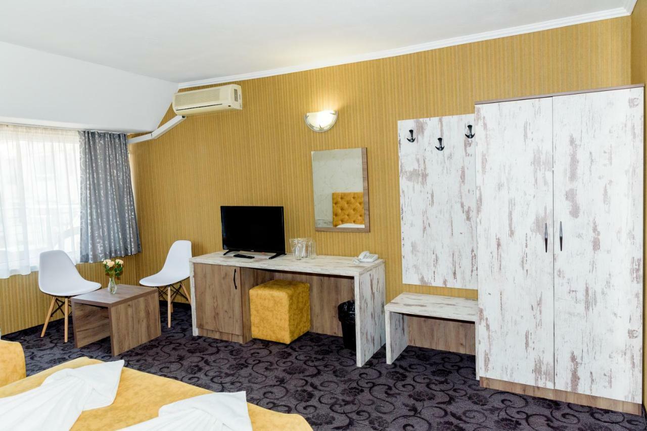 Family Hotel Prestige Burgas Exterior foto